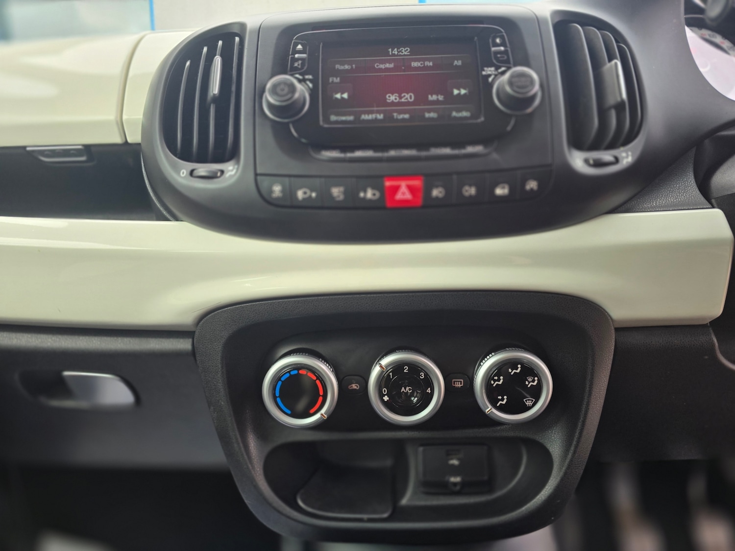 Used Fiat 500L 2014 for sale - 77762855: Photo 16