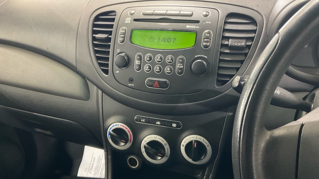 Used Hyundai i10 2010 for sale - 76493824: Photo 11