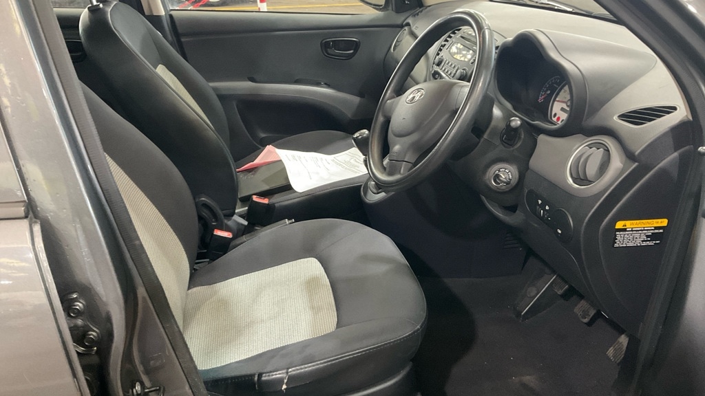 Used Hyundai i10 2010 for sale - 76493824: Photo 9