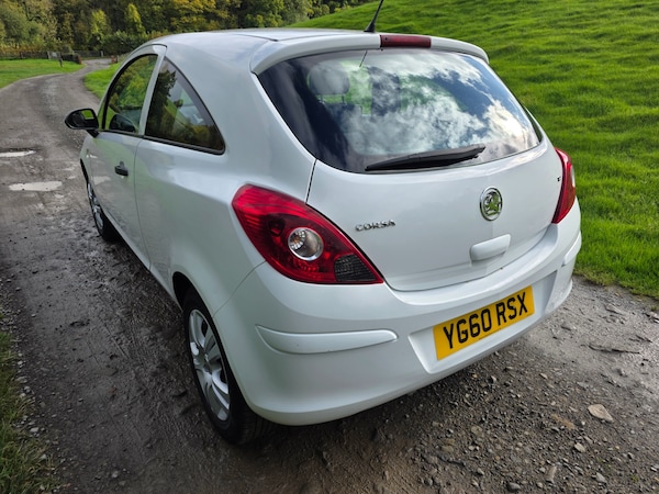 Used Vauxhall Corsa 2010 for sale - 76332051: Photo 4