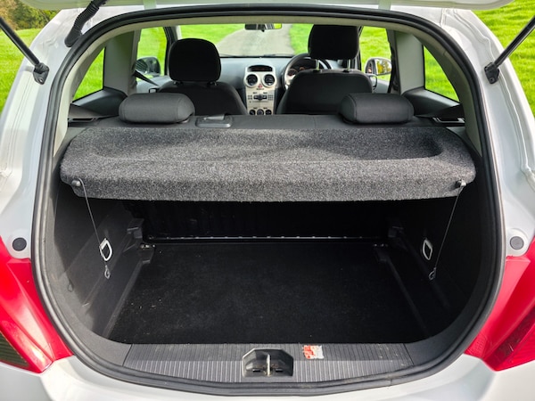 Used Vauxhall Corsa 2010 for sale - 76332051: Photo 8