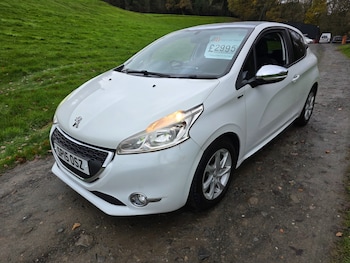 Used Peugeot 208 2015 for sale - 76673246: Photo