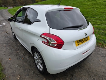 Used Peugeot 208 2015 for sale - 76673246: Photo