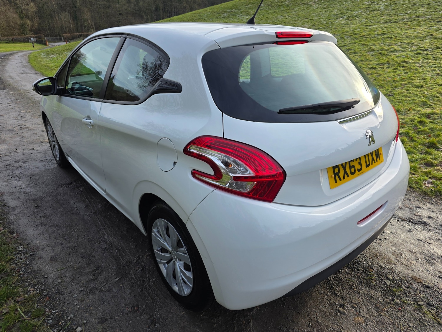 Used Peugeot 208 2013 for sale - 77195925: Photo 4