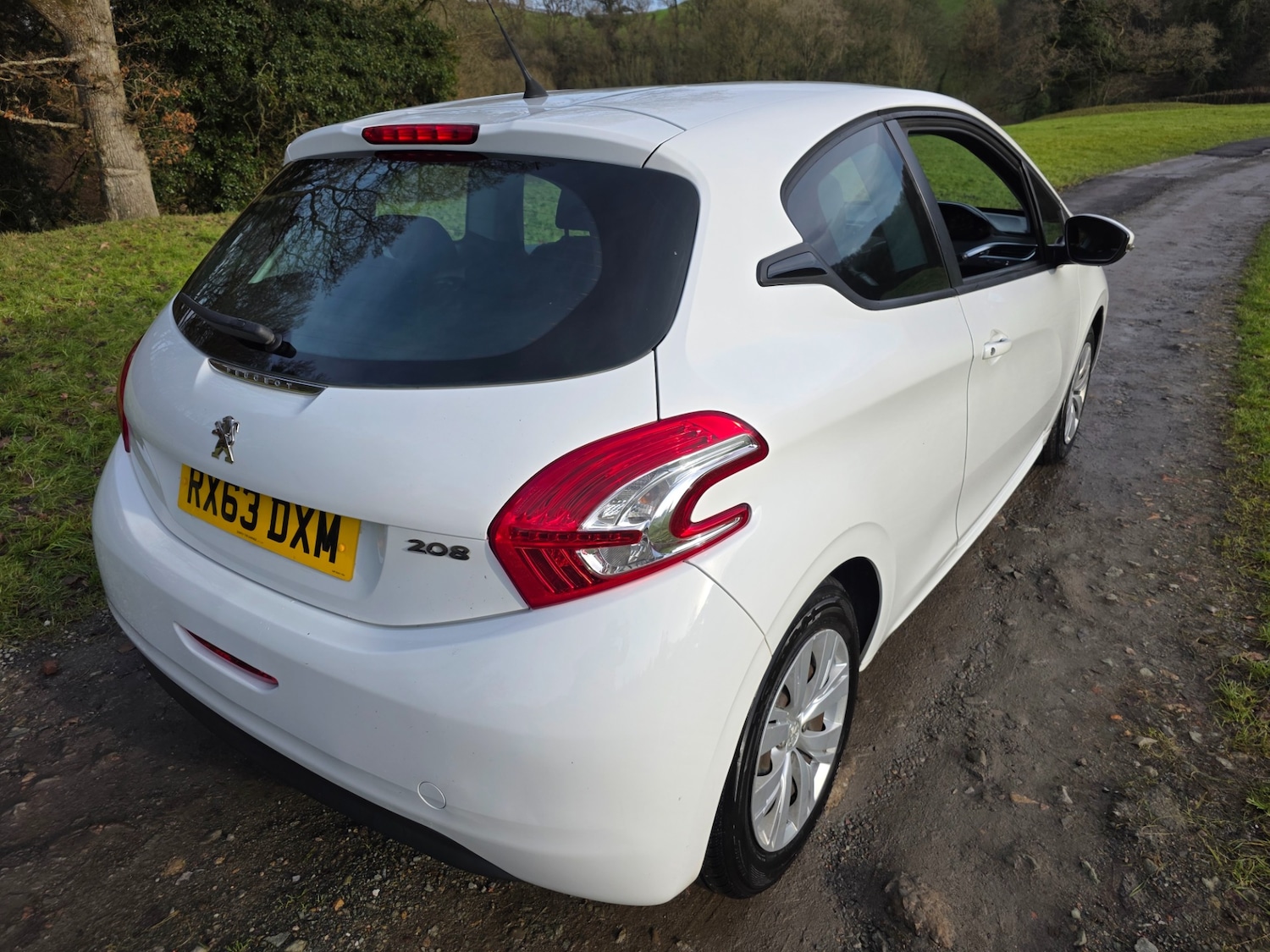 Used Peugeot 208 2013 for sale - 77195925: Photo 6