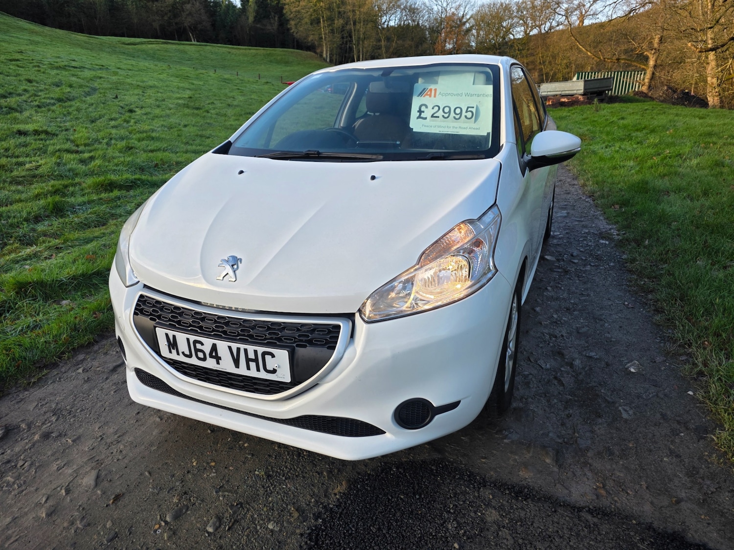 Used Peugeot 208 2014 for sale - 76931126: Photo 2