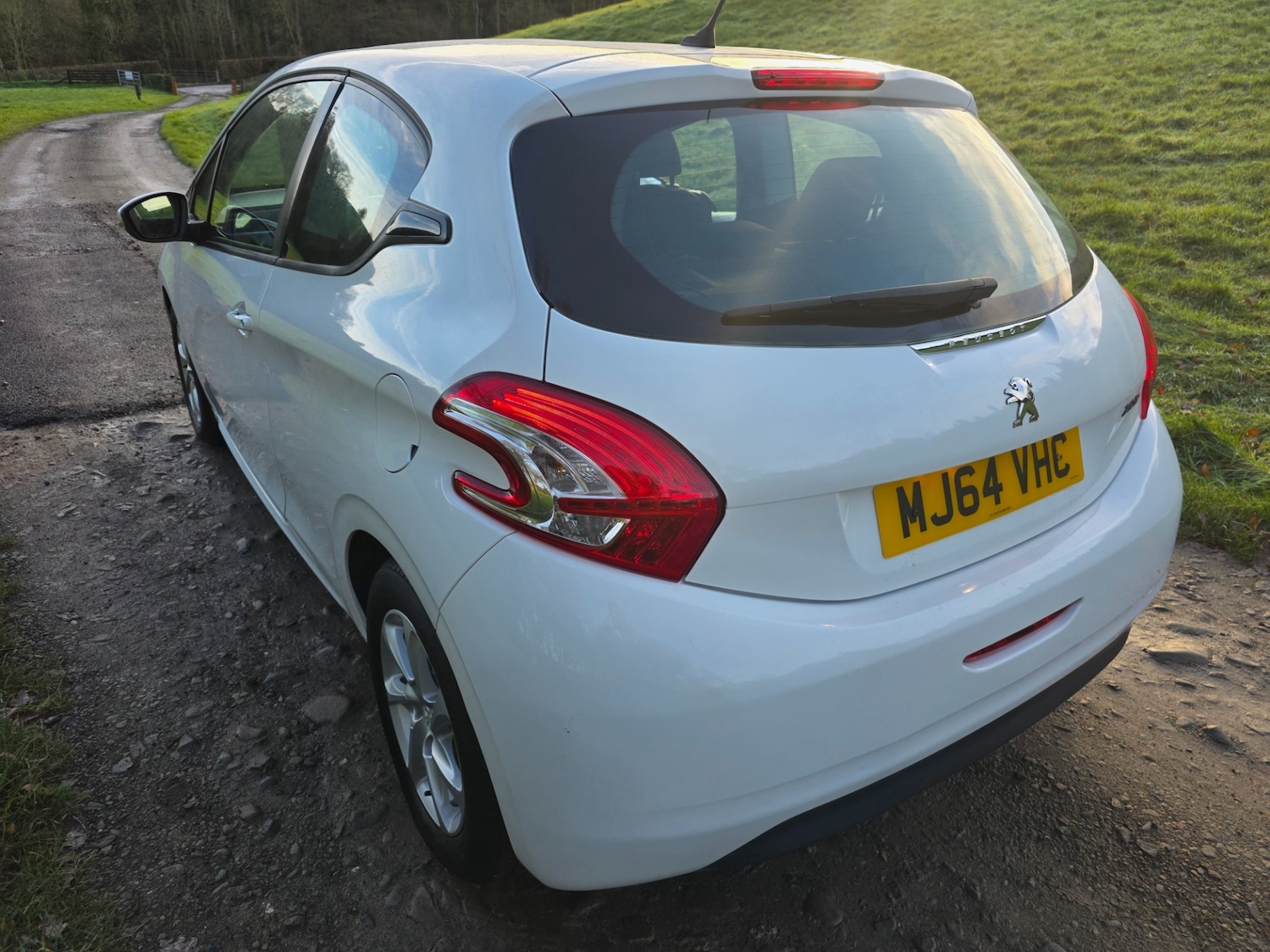 Used Peugeot 208 2014 for sale - 76931126: Photo 4