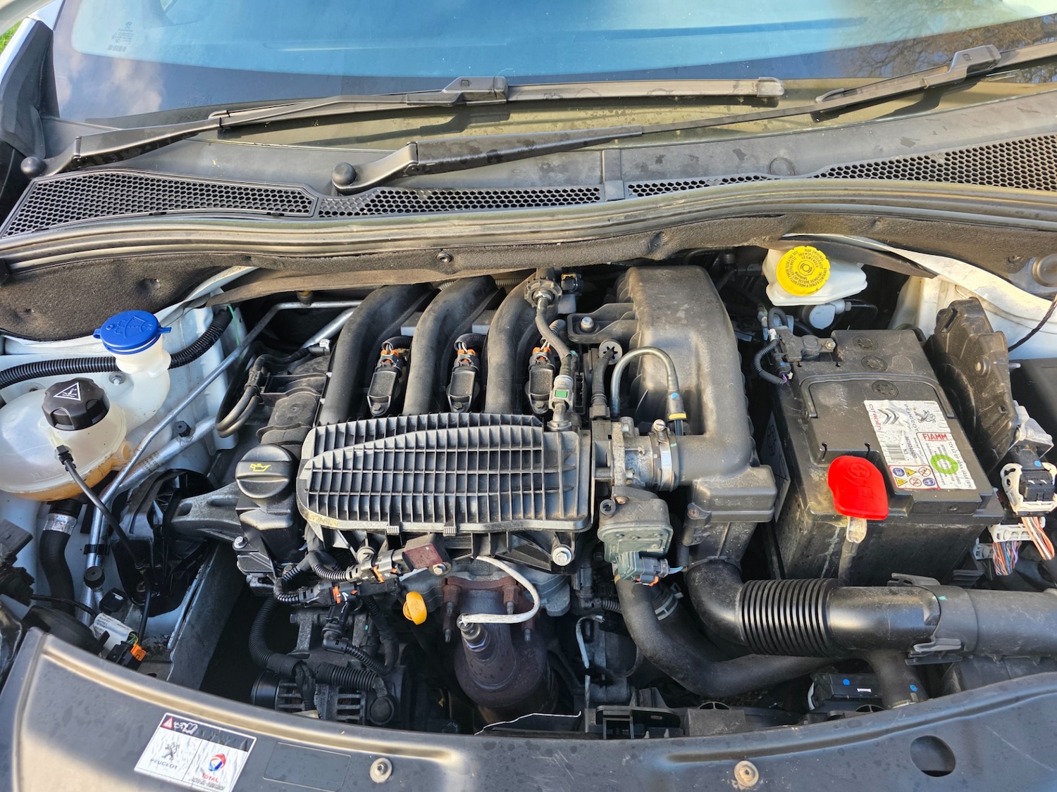 Used Peugeot 208 2014 for sale - 76931126: Photo 9