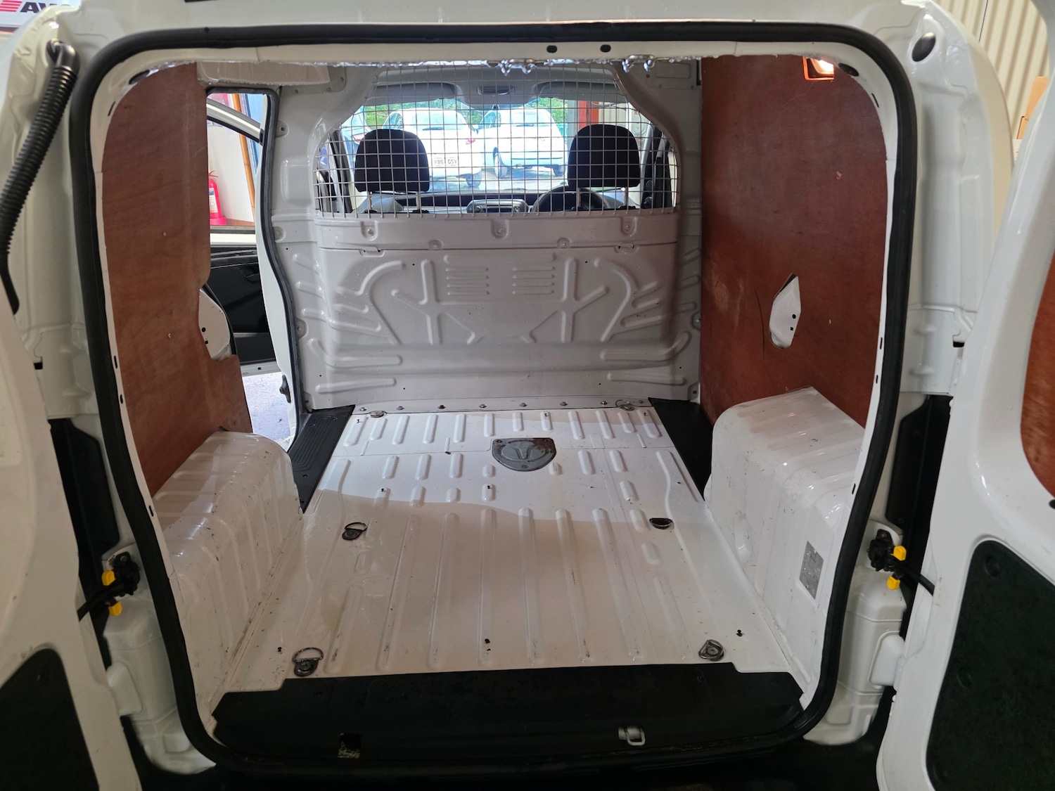 Used Peugeot Bipper 2015 for sale - 76352730: Photo 8