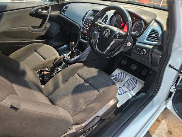 Used Vauxhall Astra GTC 2014 for sale - 73022324: Photo 8