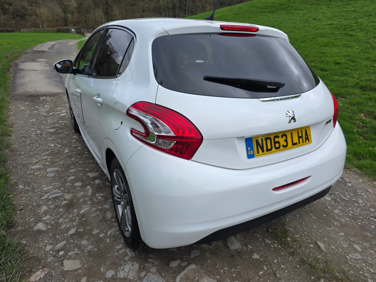 Used Peugeot 208 2014 for sale - 77818015: Photo 4