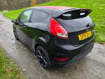 Used Ford Fiesta 2015 for sale - 76763141: Photo