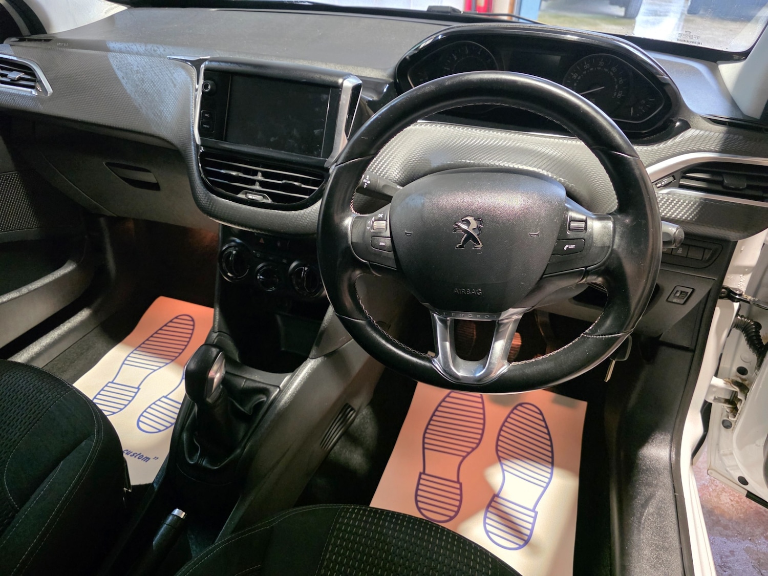 Used Peugeot 208 2017 for sale - 77715837: Photo 8