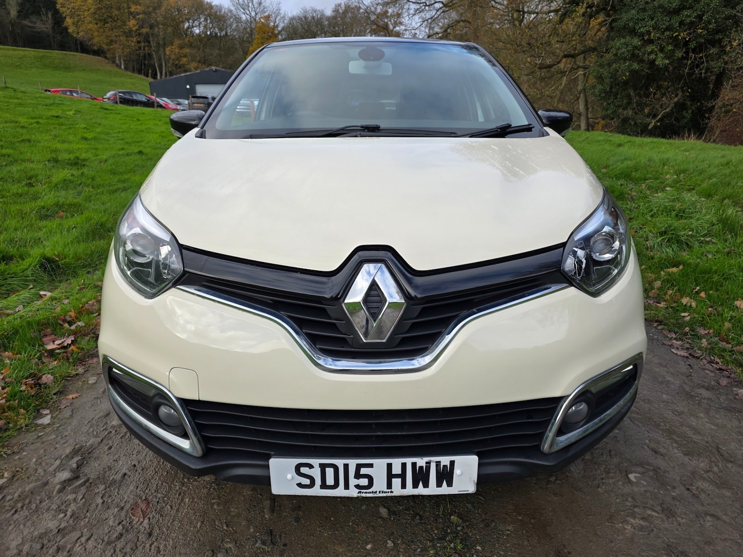 Used Renault Captur 2015 for sale - 76987089: Photo 2