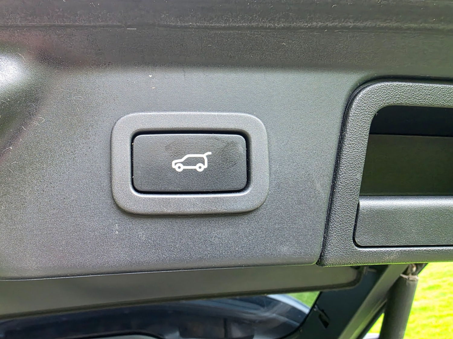 Used Land Rover Range Rover Velar 2017 for sale - 78202268: Photo 8