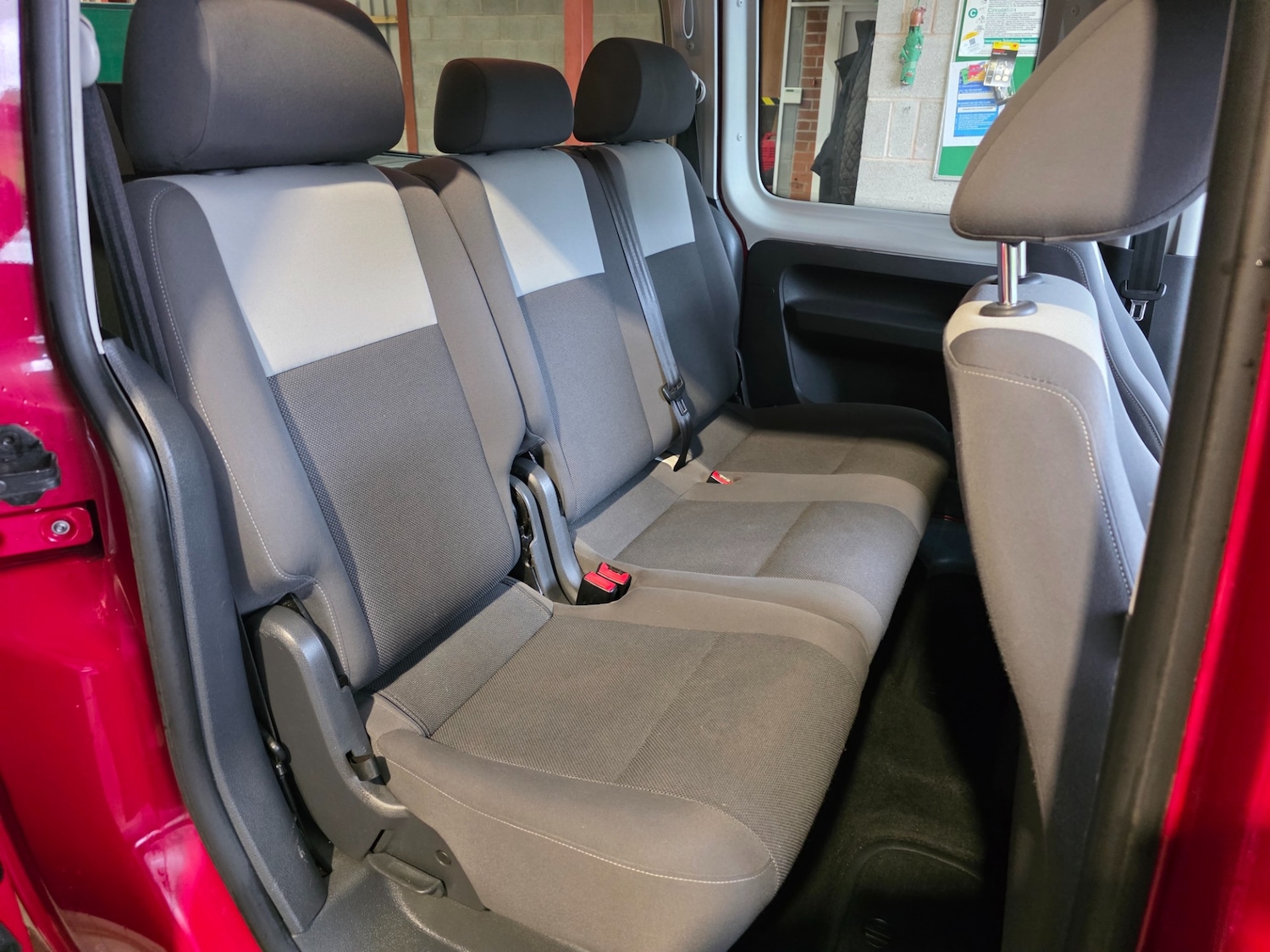 Used Volkswagen Caddy Maxi Life 2013 for sale - 76425887: Photo 10