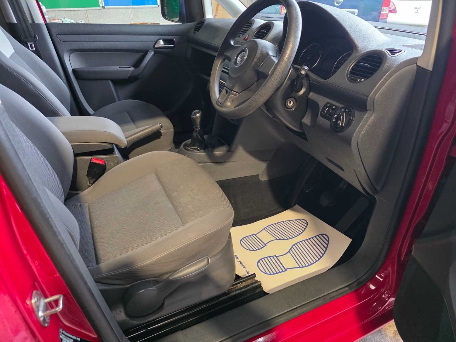 Used Volkswagen Caddy Maxi Life 2013 for sale - 76425887: Photo 9