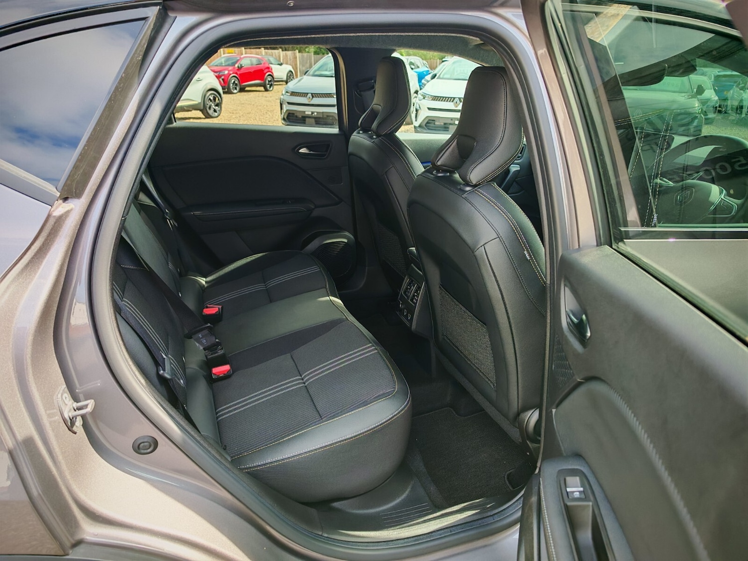 Used Renault Captur 2023 for sale - 76567982: Photo 8