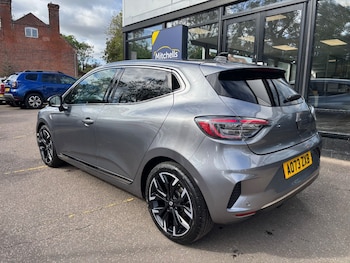 Used Renault Clio 2023 for sale - 76203768: Photo