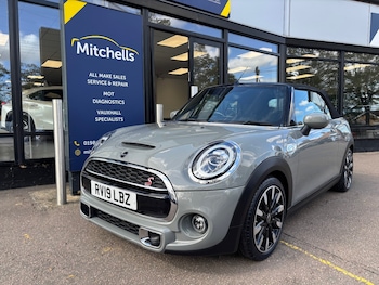Used MINI Convertible 2019 for sale - 76203877: Photo