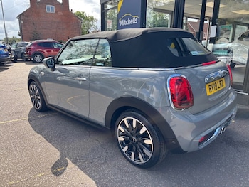 Used MINI Convertible 2019 for sale - 76203877: Photo