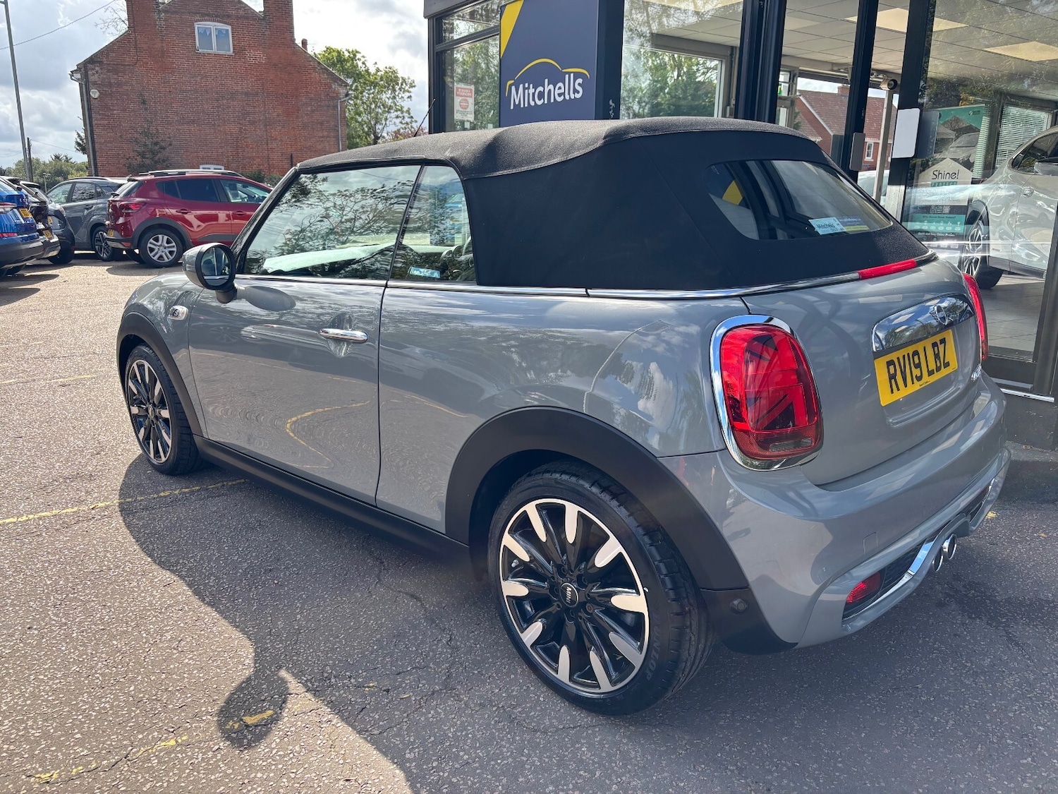 Used MINI Convertible 2019 for sale - 76203877: Photo 4
