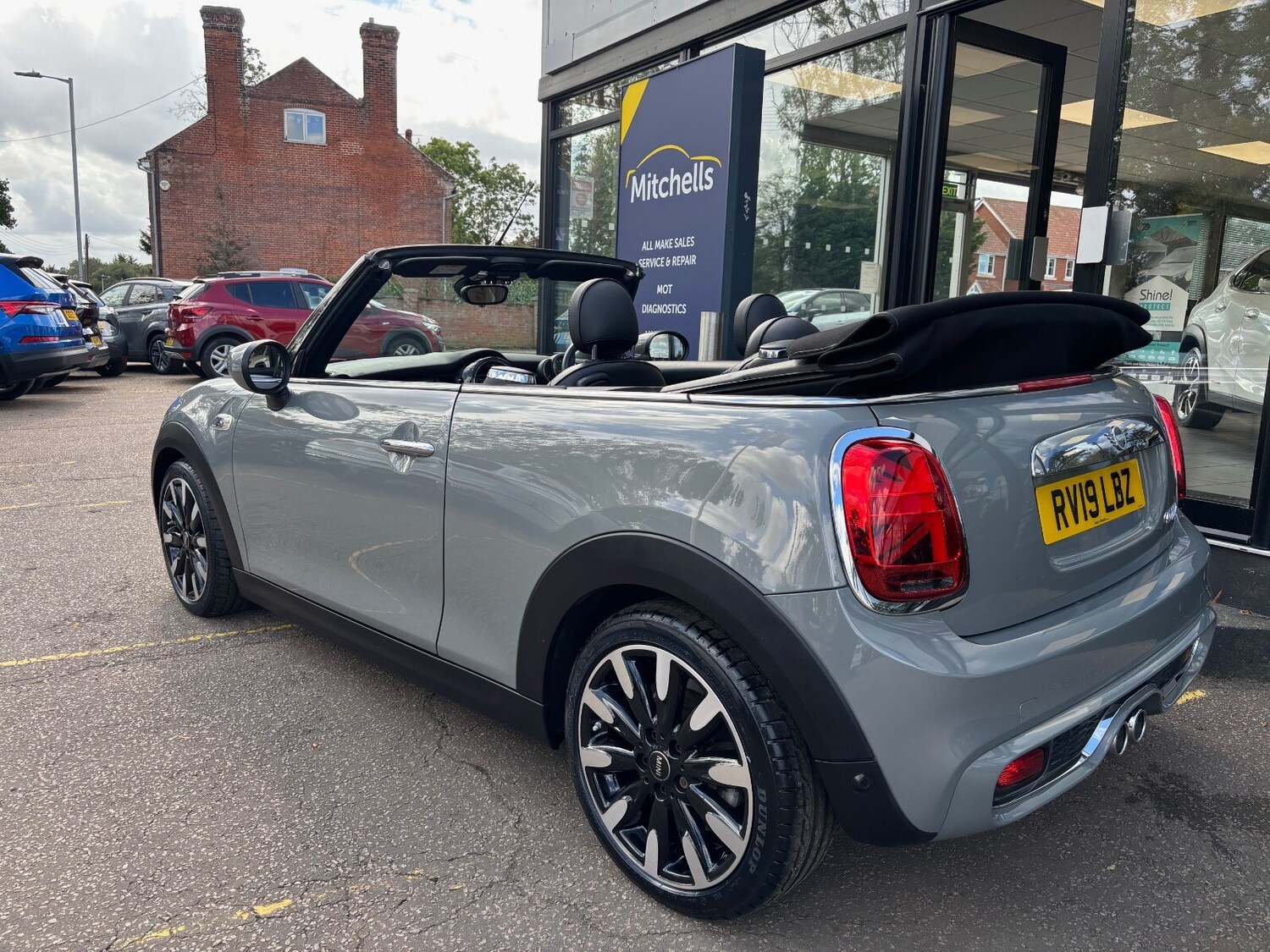 Used MINI Convertible 2019 for sale - 76203877: Photo 9