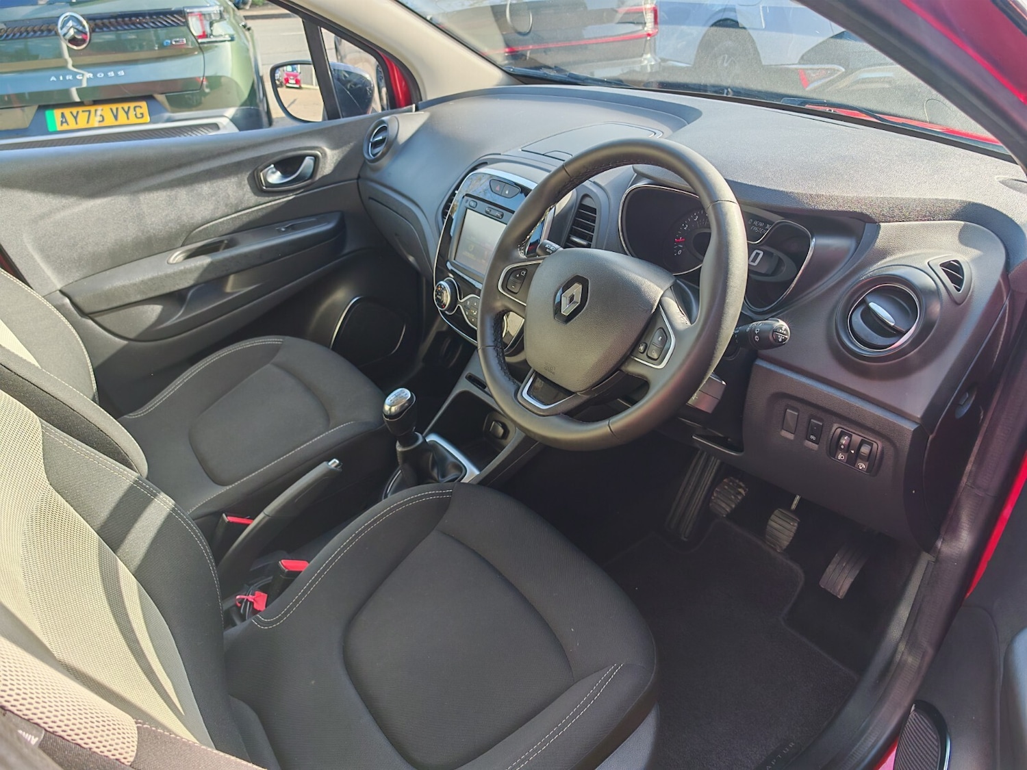 Used Renault Captur 2018 for sale - 77665065: Photo 15