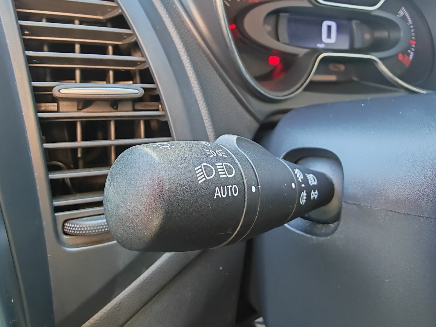 Used Renault Captur 2018 for sale - 77665065: Photo 18