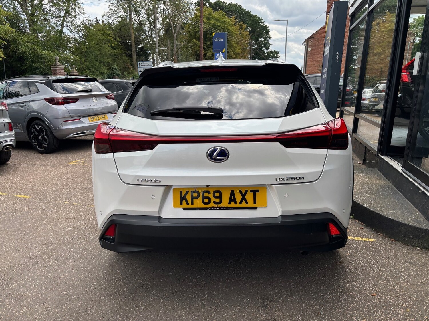 Used Lexus UX 2019 for sale - 76203695: Photo 5