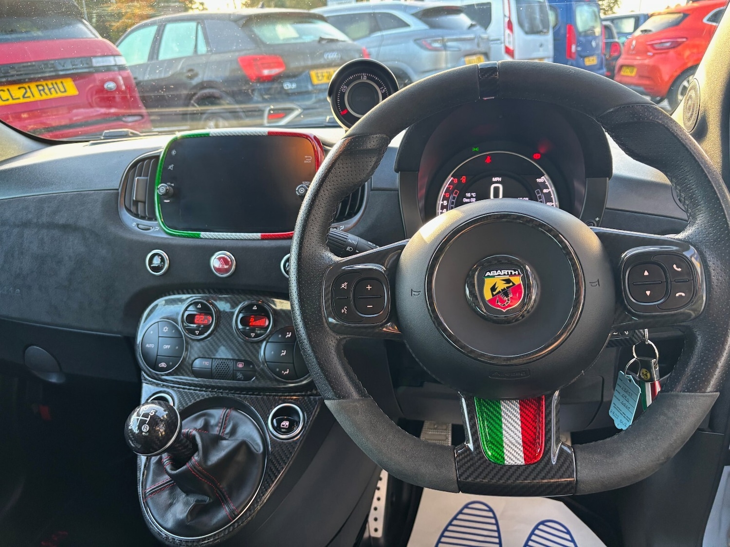 Used Abarth 695 2022 for sale - 76738139: Photo 6