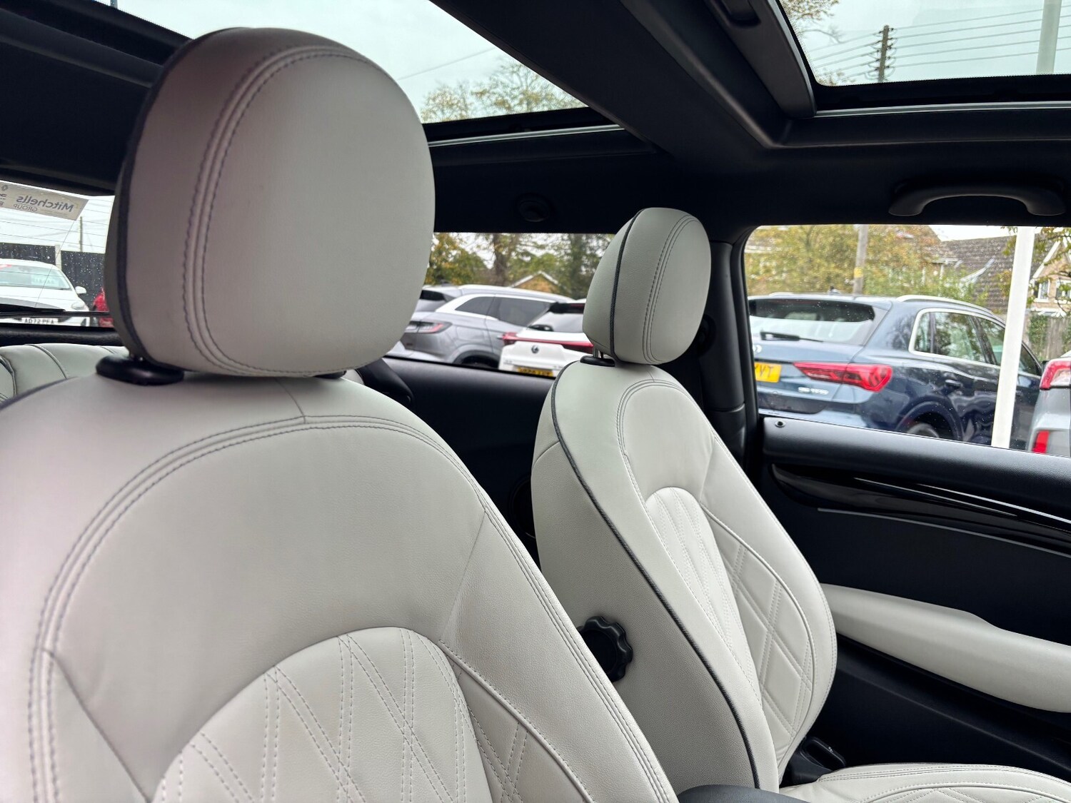 Used MINI Hatch 2023 for sale - 76289830: Photo 7