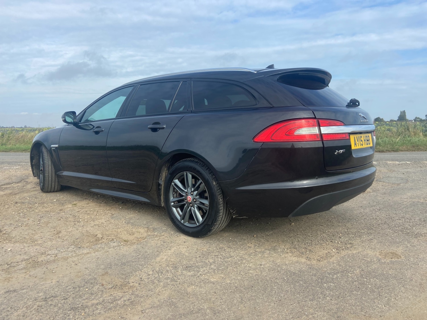 Used Jaguar XF 2015 for sale - 76878436: Photo 4