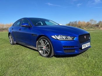 Used Jaguar XE 2018 for sale - 77888958: Photo