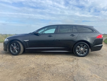 Used Jaguar XF 2015 for sale - 75959750: Photo