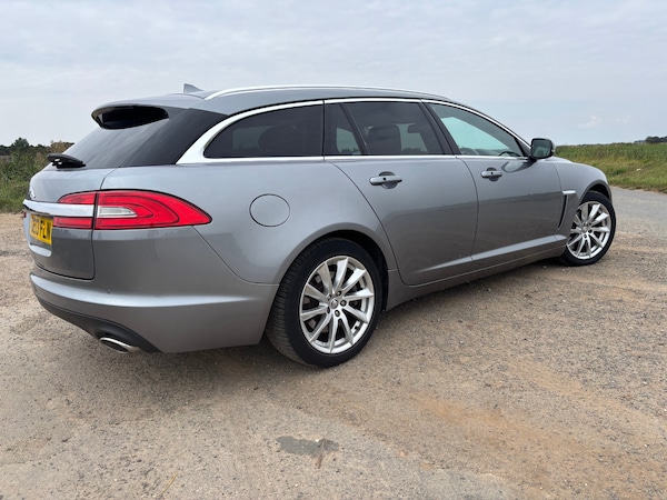 Used Jaguar XF 2013 for sale - 64082648: Photo 8
