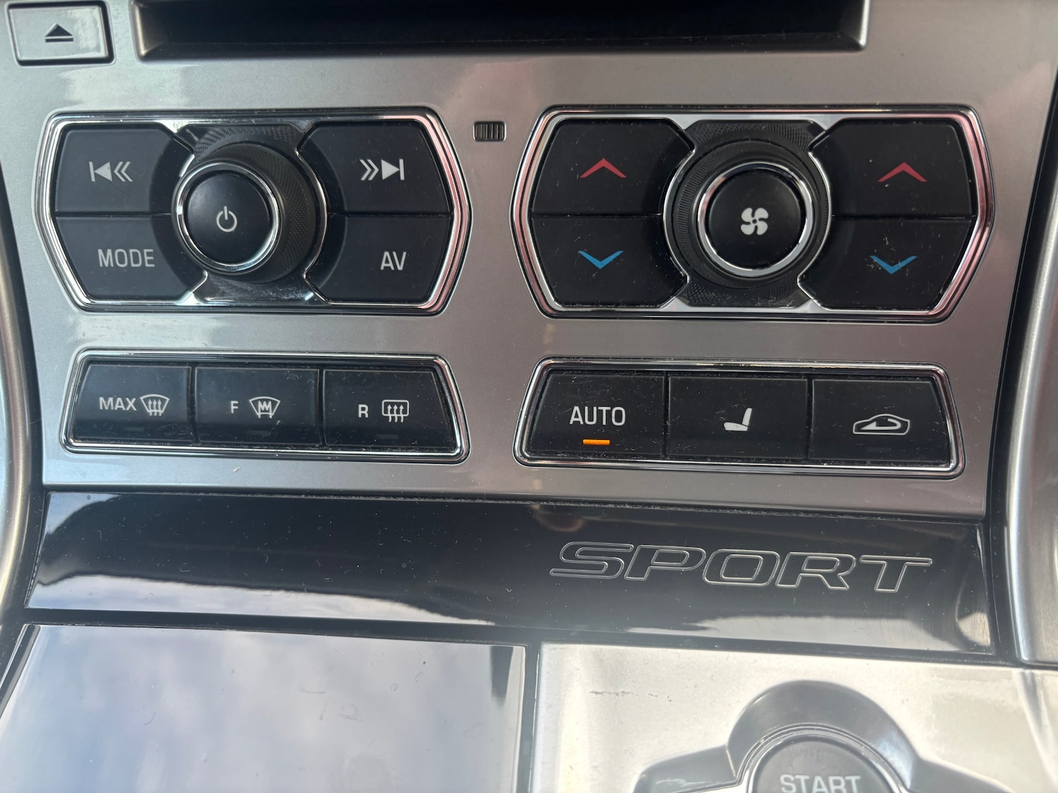 Used Jaguar XF 2012 for sale - 76415493: Photo 13