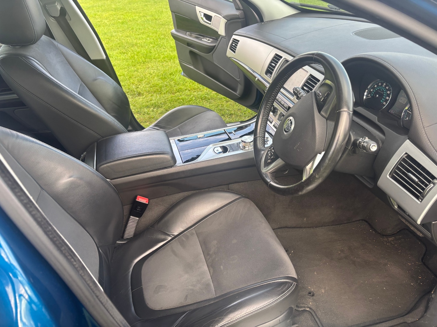 Used Jaguar XF 2012 for sale - 76415493: Photo 9