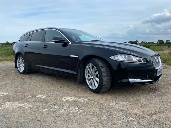 Used Jaguar XF 2015 for sale - 64082652: Photo 1