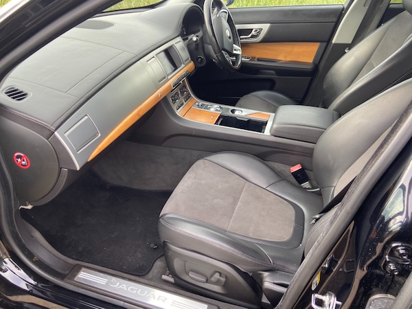 Used Jaguar XF 2015 for sale - 64082652: Photo 9