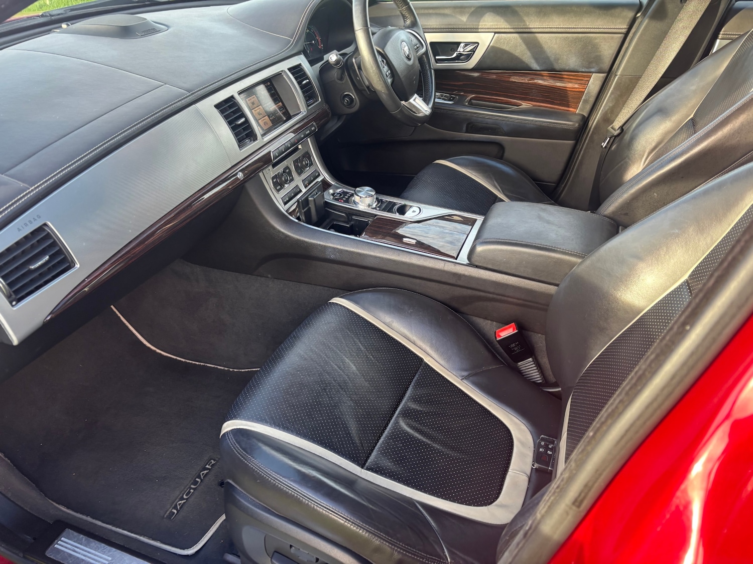 Used Jaguar XF 2015 for sale - 76854745: Photo 13