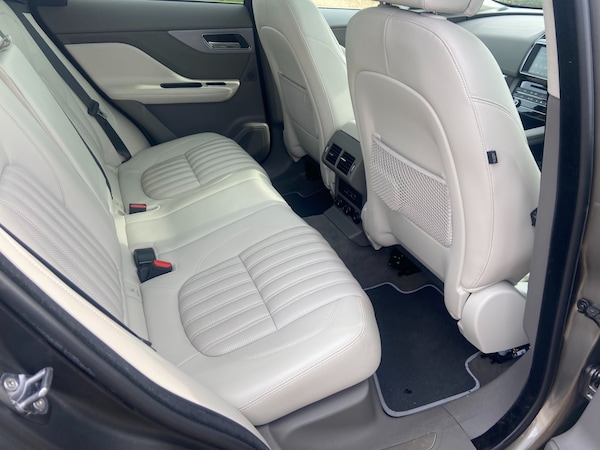 Used Jaguar F-Pace 2019 for sale - 70135905: Photo 9
