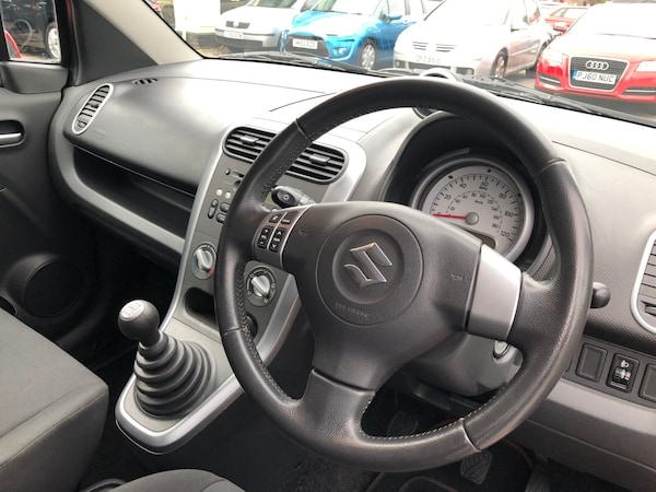Used Suzuki Splash 2012 for sale - 76301192: Photo 2