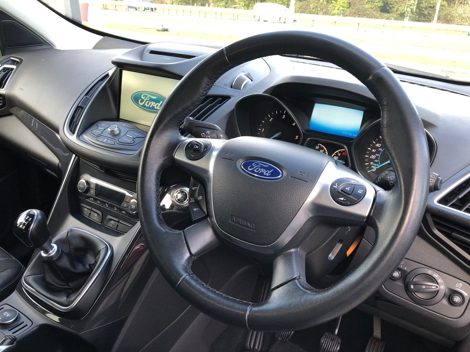 Used Ford Kuga 2015 for sale - 77394062: Photo 2