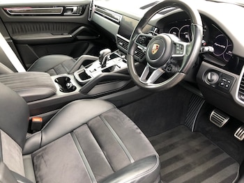 Used Porsche Cayenne 2023 for sale - 77530451: Photo