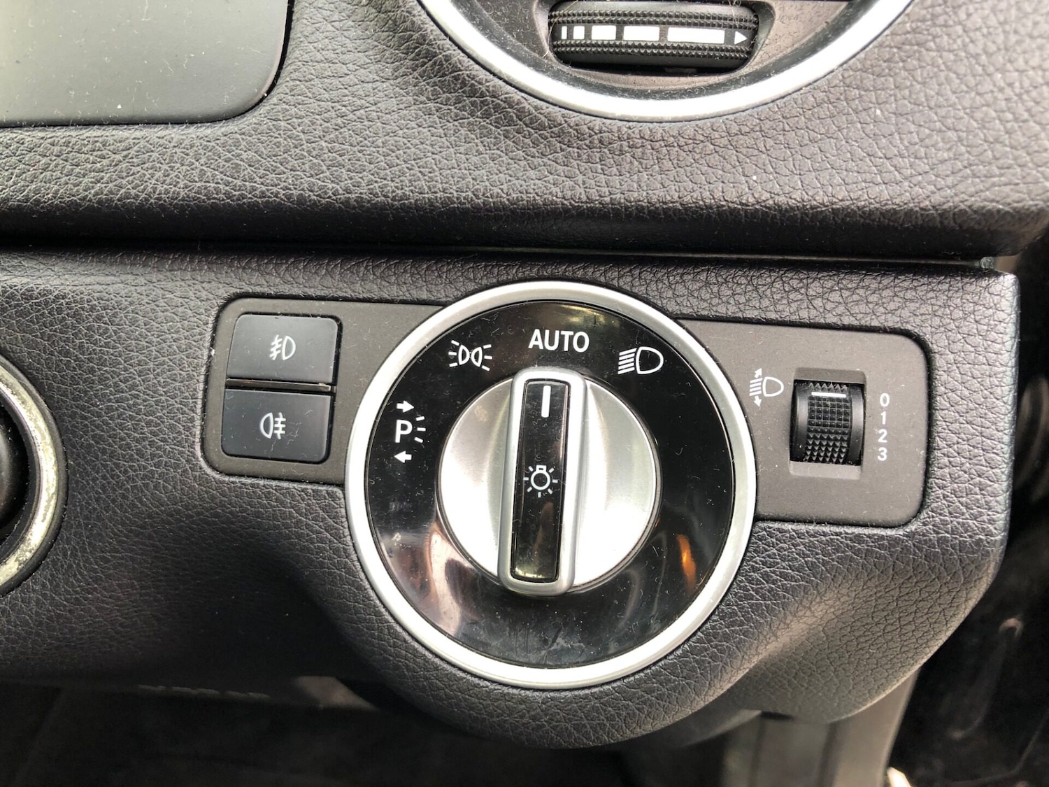 Used Mercedes-Benz C Class 2011 for sale - 77764177: Photo 21