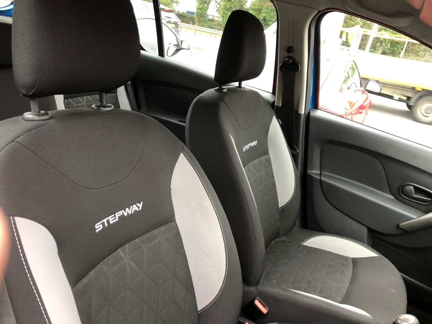 Used Dacia Sandero Stepway 2013 for sale - 77605419: Photo 5