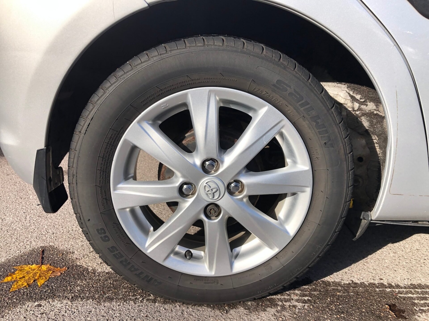 Used Toyota Yaris 2012 for sale - 76436308: Photo 24