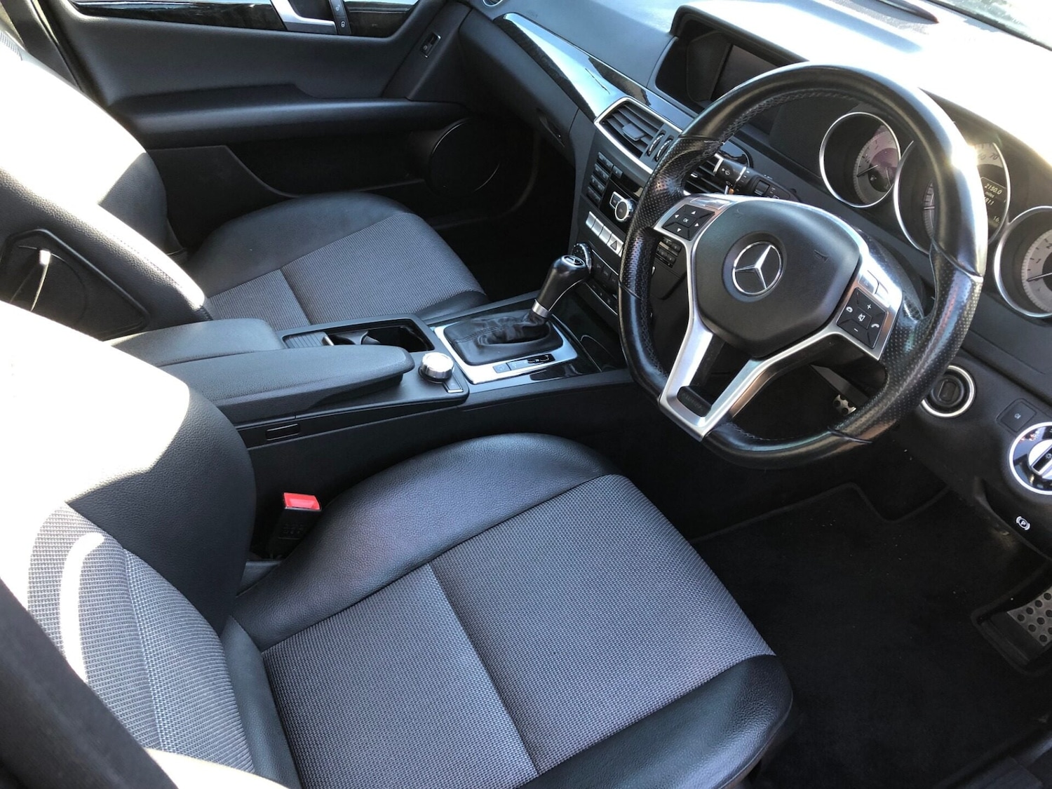 Used Mercedes-Benz C Class 2013 for sale - 77432711: Photo 2