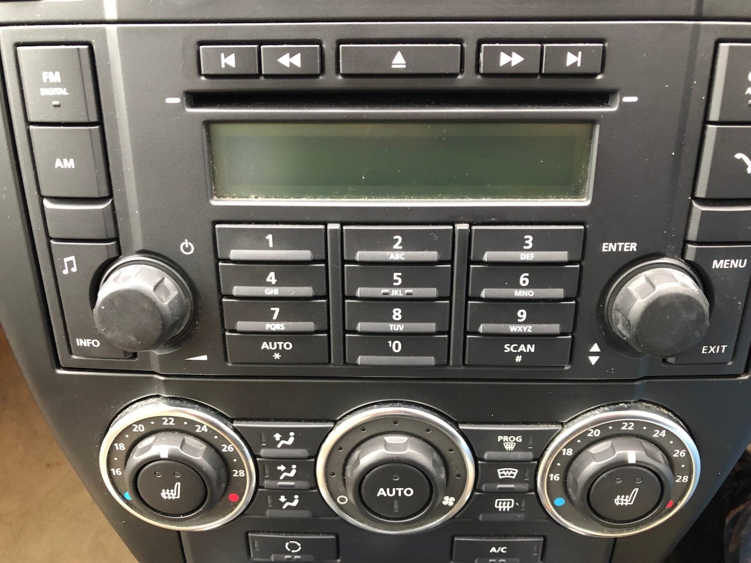 Used Land Rover Freelander 2010 for sale - 77620744: Photo 17